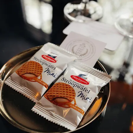 1637: Historic Canal View