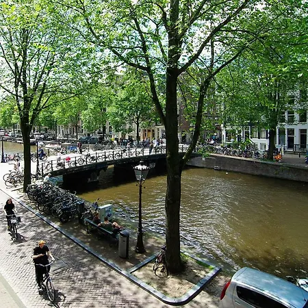 1637: Historic Canal View