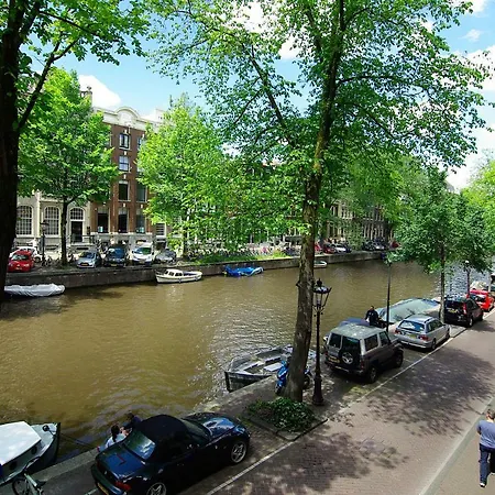1637: Historic Canal View 게스트하우스