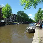 1637: Historic Canal View 4* Amsterdam