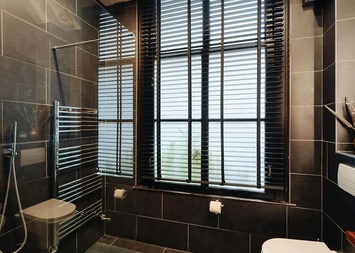 Pensión 1637: Historic Canal View