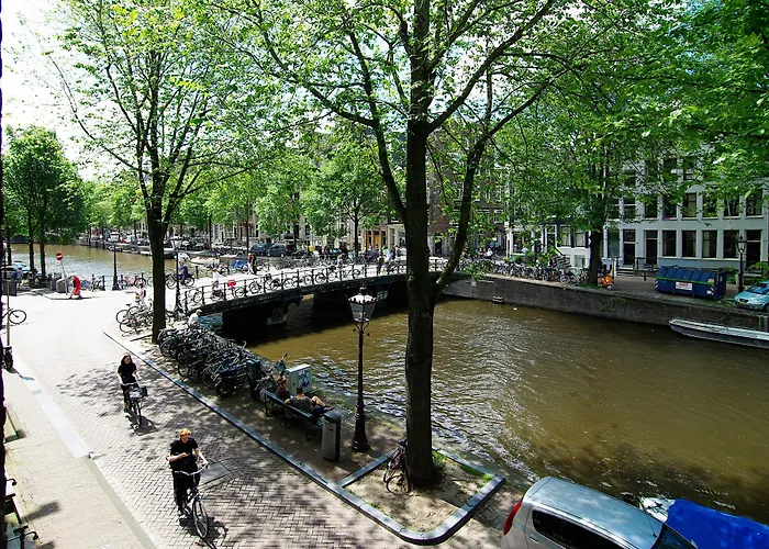 Pensión 1637: Historic Canal View