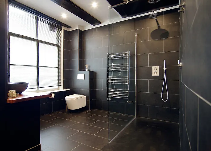 Pensión 1637: Historic Canal View 4*