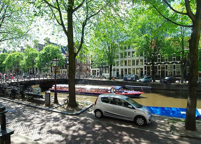 1637: Historic Canal View