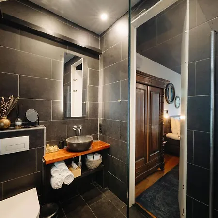 Guest house 1637: Historic Canal View